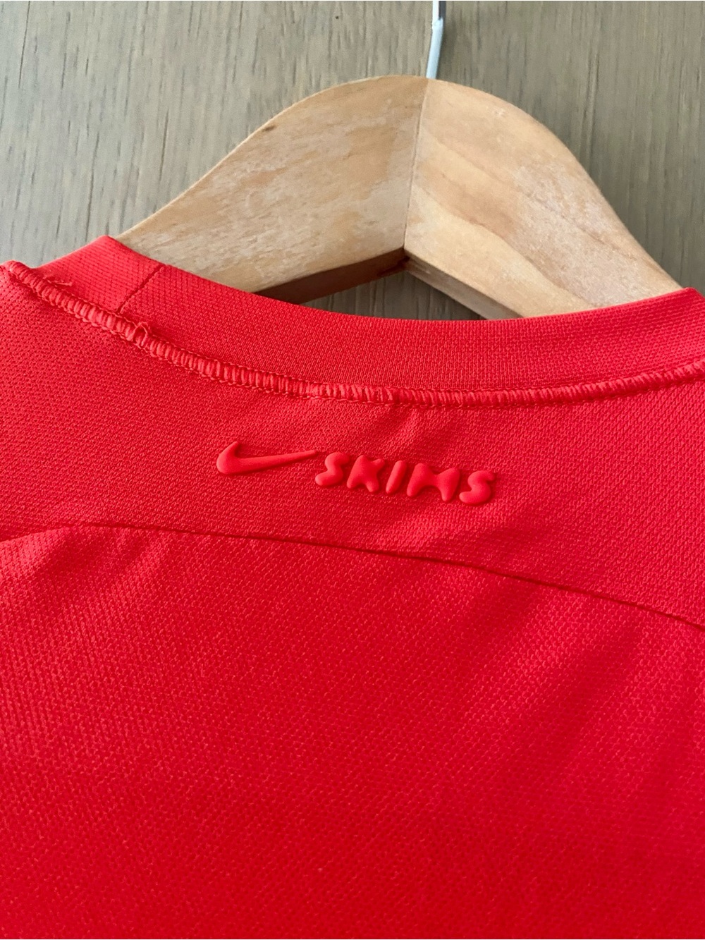 Nike Skims airy baby tee ruby red - Picture 3 of 8